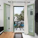 Sophisticated Getaway Apartamento
