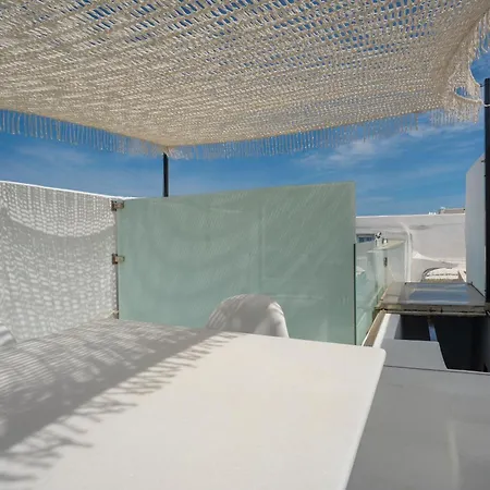 Sophisticated Getaway Apartment